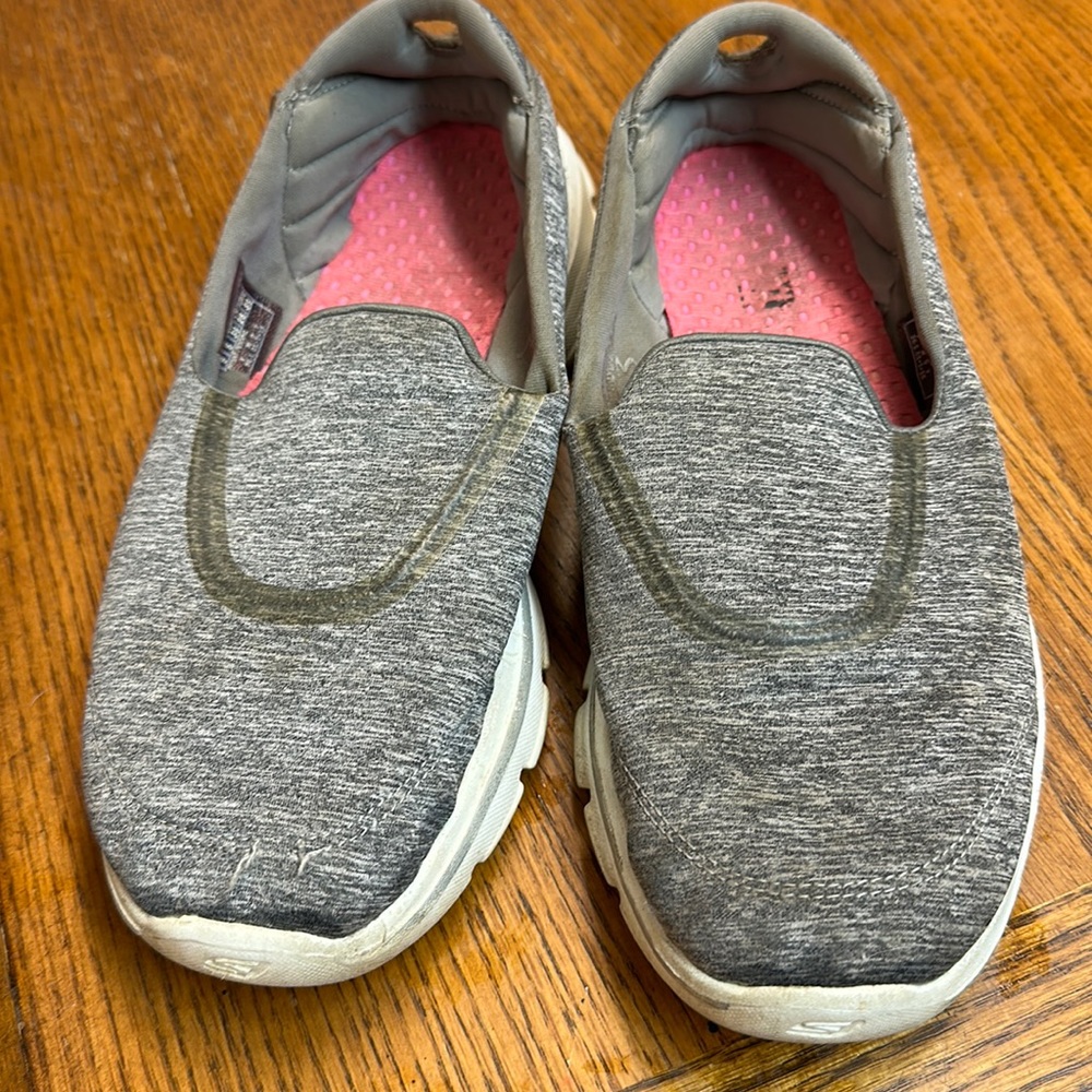 Sketchers Go Walk 3, size 9